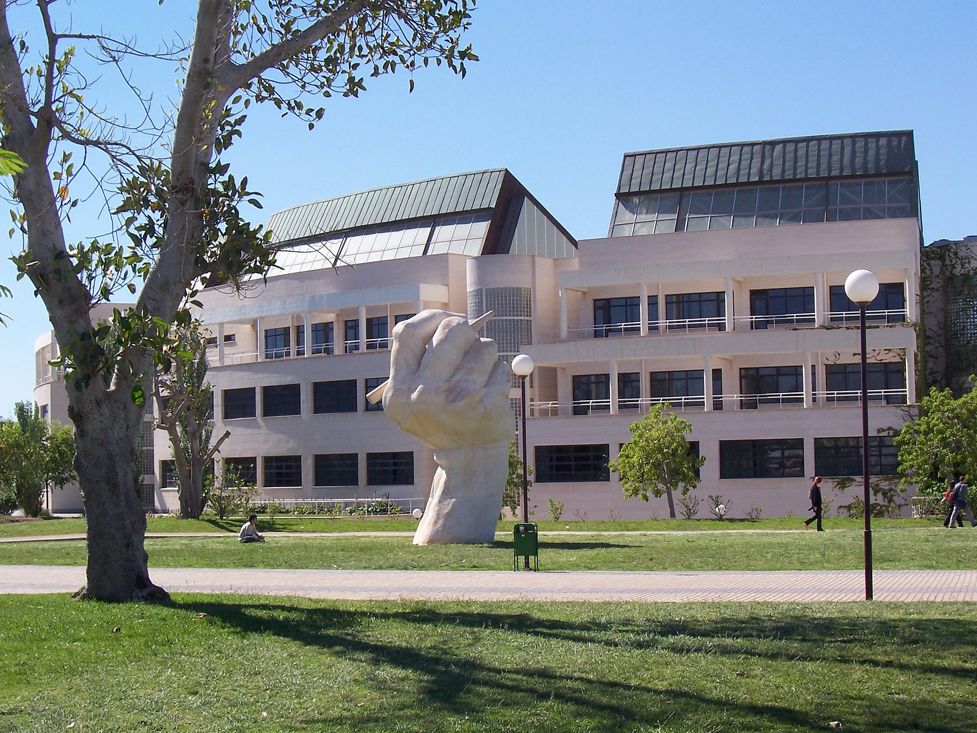 Dibuixar l'espai.
Campus Universitat d'Alacant - 
Universitätscampus Universität Alicante - 
Campus University of Alicante - 
Campus Universidad de Alicante - 
Campus Université d'Alicante - 

Campus Università di Alicante