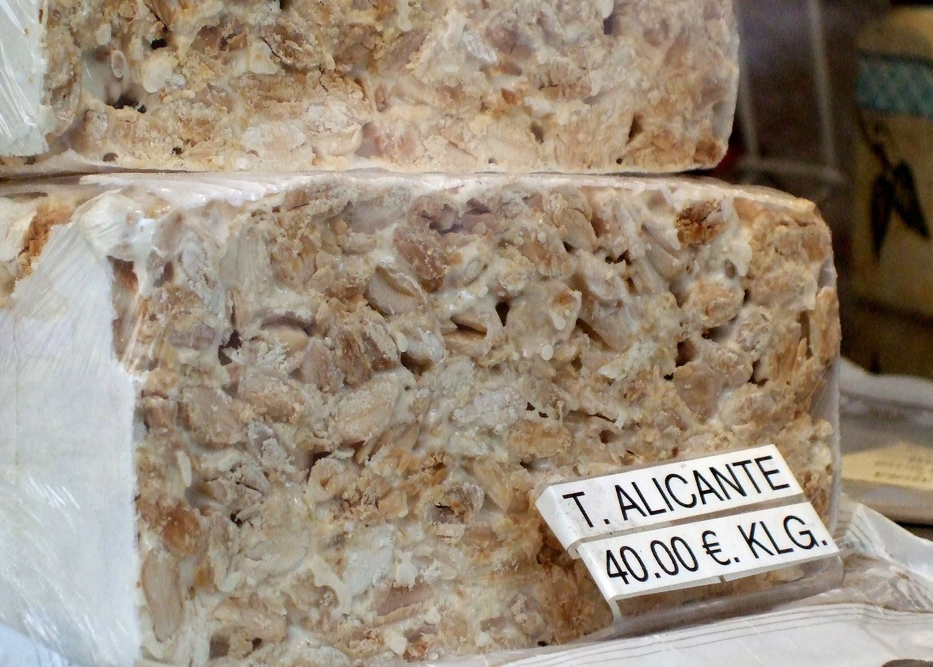 Turrón de Alicante en Casa Mira. Carrera de San Jeronimo. Madrid.
