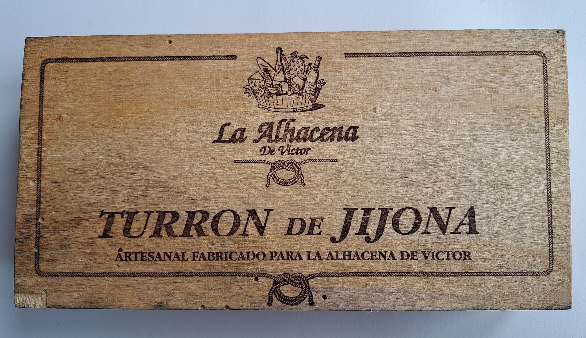 Turrón de Jijona artesanal fabricado para La Alhacena de Victor, La Industrial Turronera S.A., años 1980?