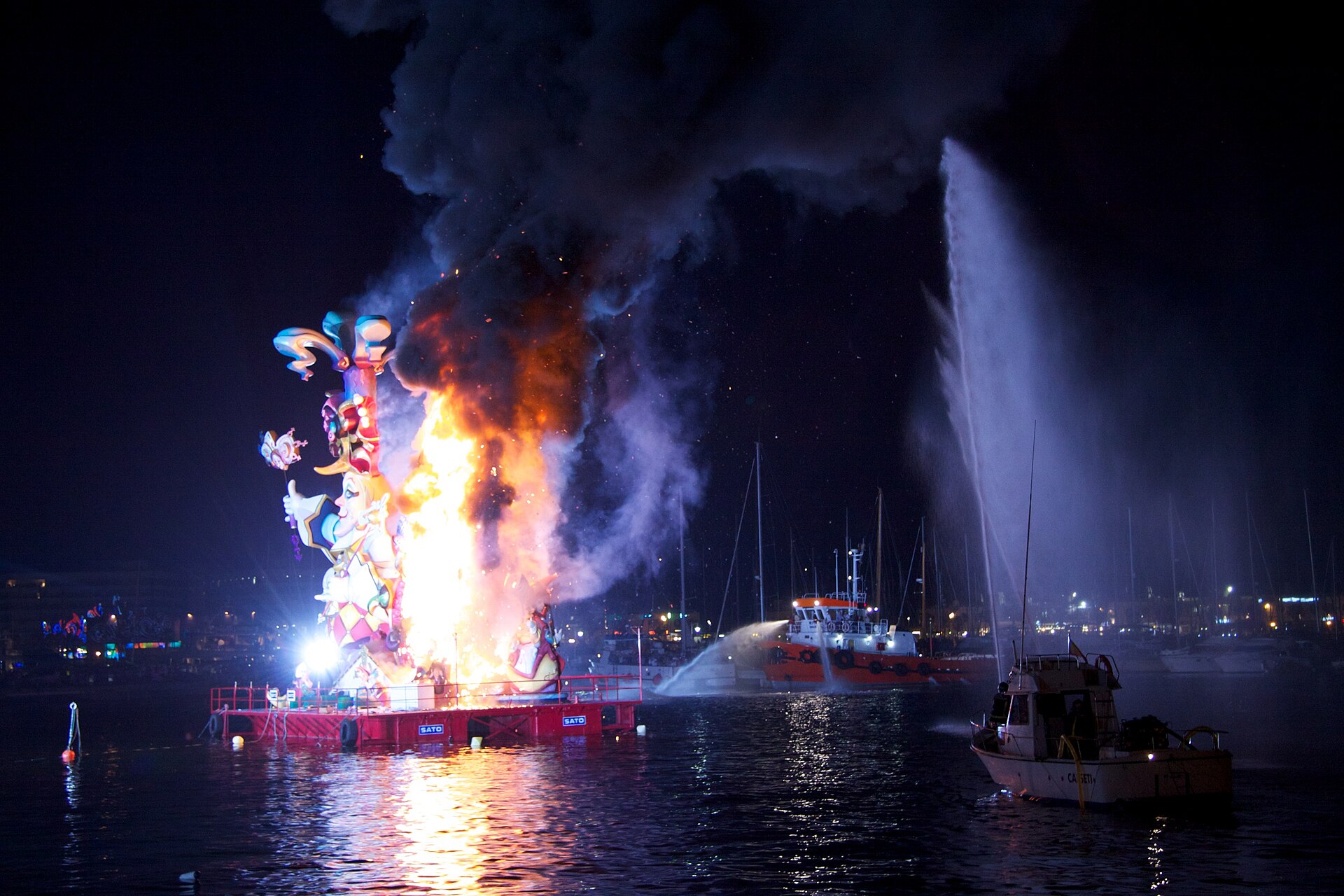 Fiesta de las Hogueras, noche de San Juan en Alicante