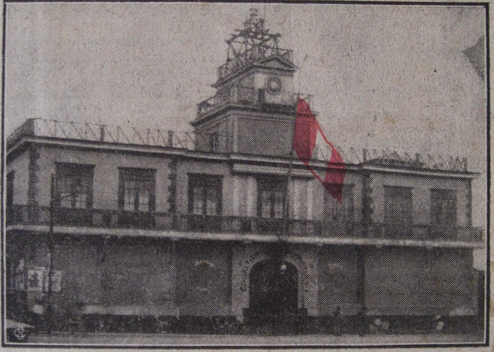Photograph (with scribbles) of the former fire station (once also a train station) at what is now San Martín Square in Lima. Taken from the article "Preparando la Plaza San Martín" from the newspaper La Prensa, 11 September 1912.