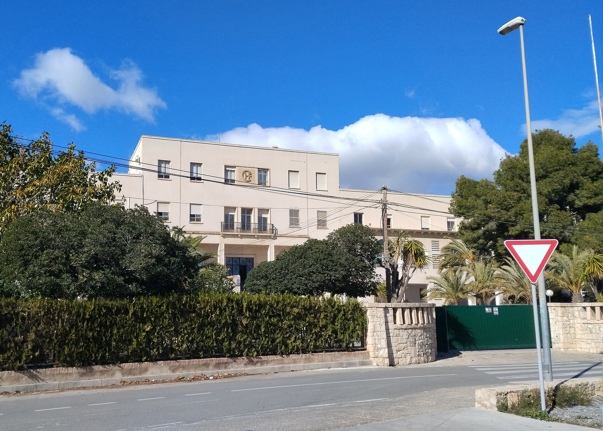 Conservatorio Superior de Música Oscar Esplá (antiguo Colegio de Huérfanos Ferroviarios), en el Monte Tossal de Alicante.
