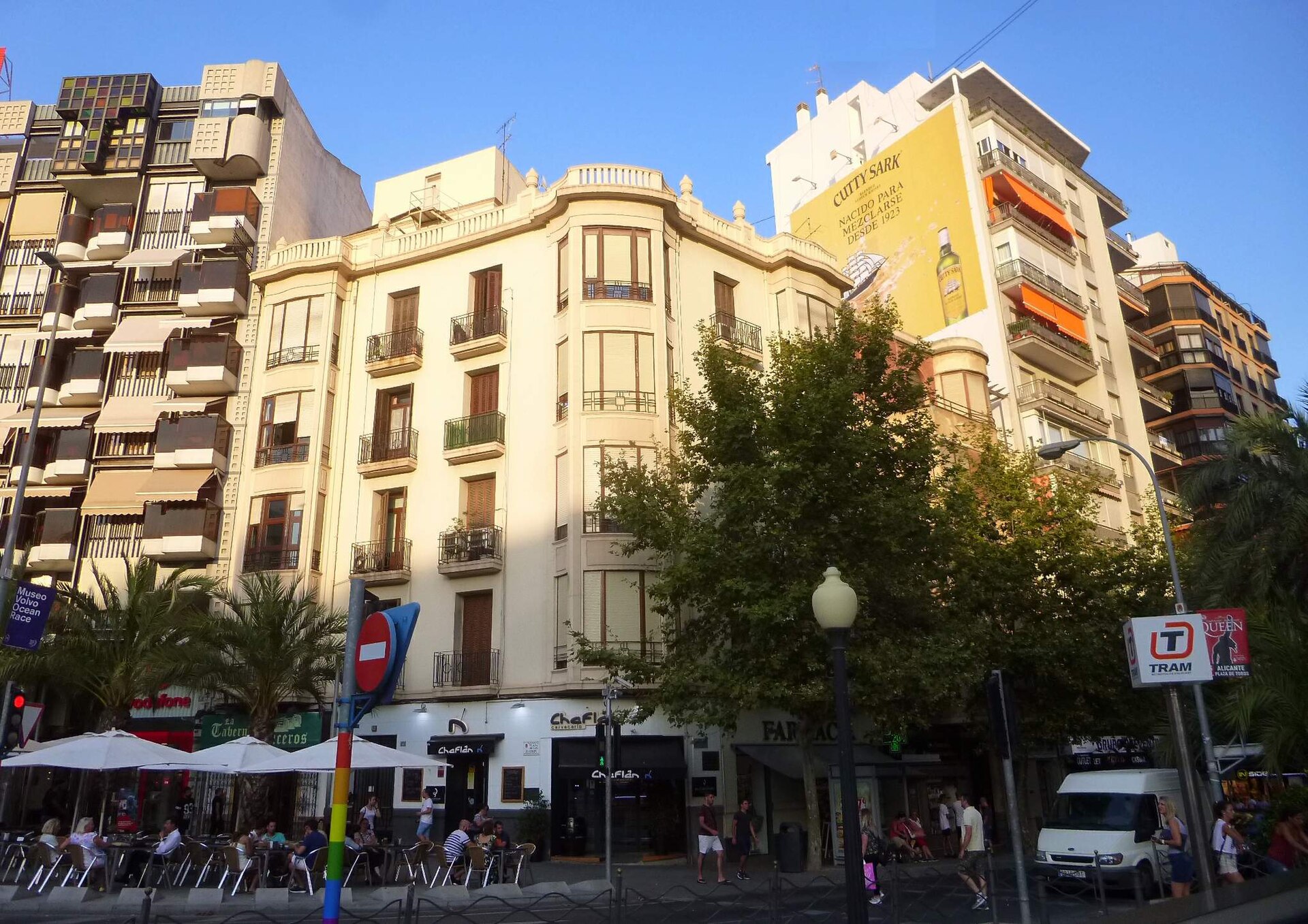 Plaza de los Luceros (Plaça dels Estels), en Alicante