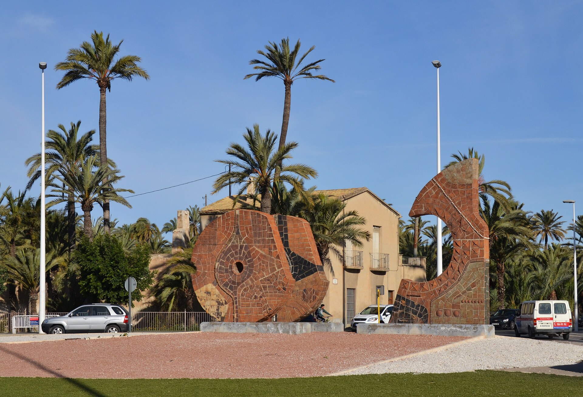 Elx, Homenatge a la Dama d'Elx d'Arcadi Blasco.